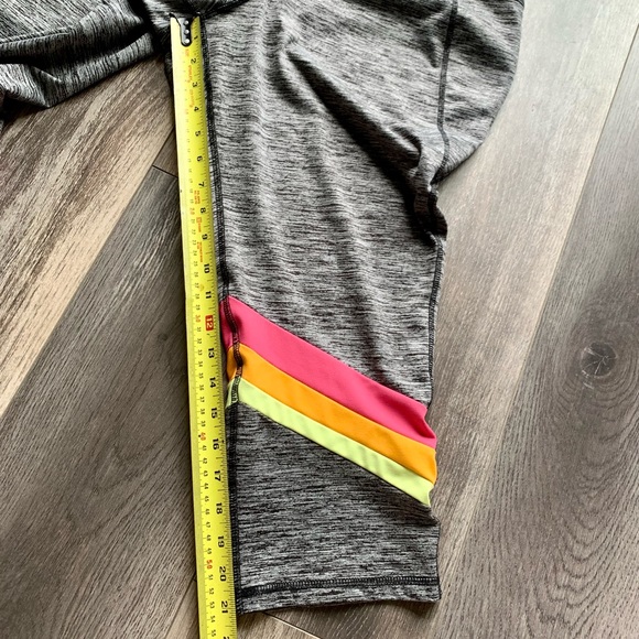 Plus Size Yoga Capris Pants Women’s Size 18/20 Moisture Wicking Livi Lan… - Picture 8 of 9